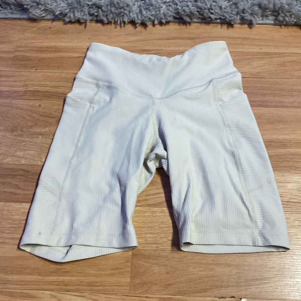 Old Navy cream ribbed xs powersoft shorts